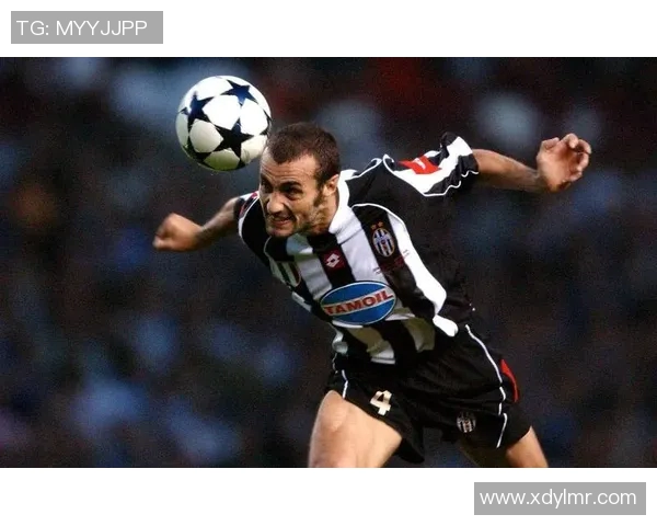 足球历史十大球星因红牌而名声大噪的瞬间分析